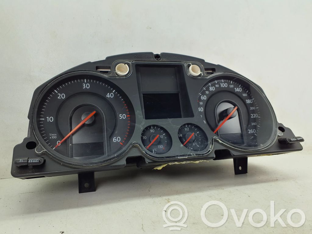 Volkswagen PASSAT B6 Speedometer (instrument cluster) 