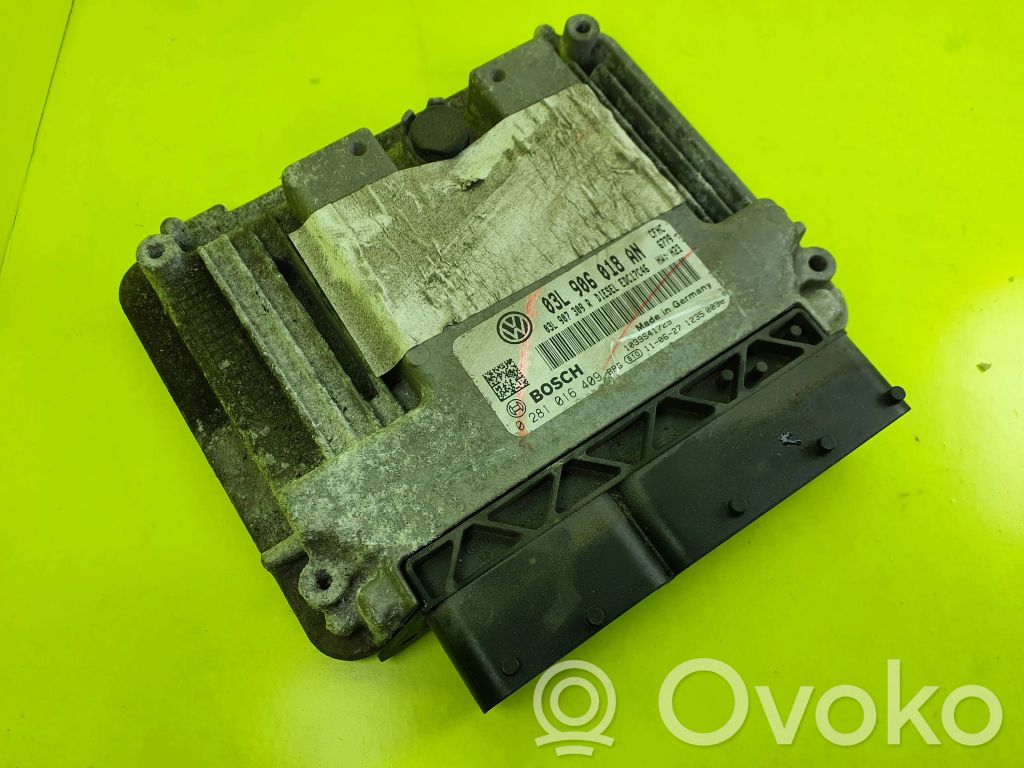 Volkswagen Golf VI Engine control unit/module 