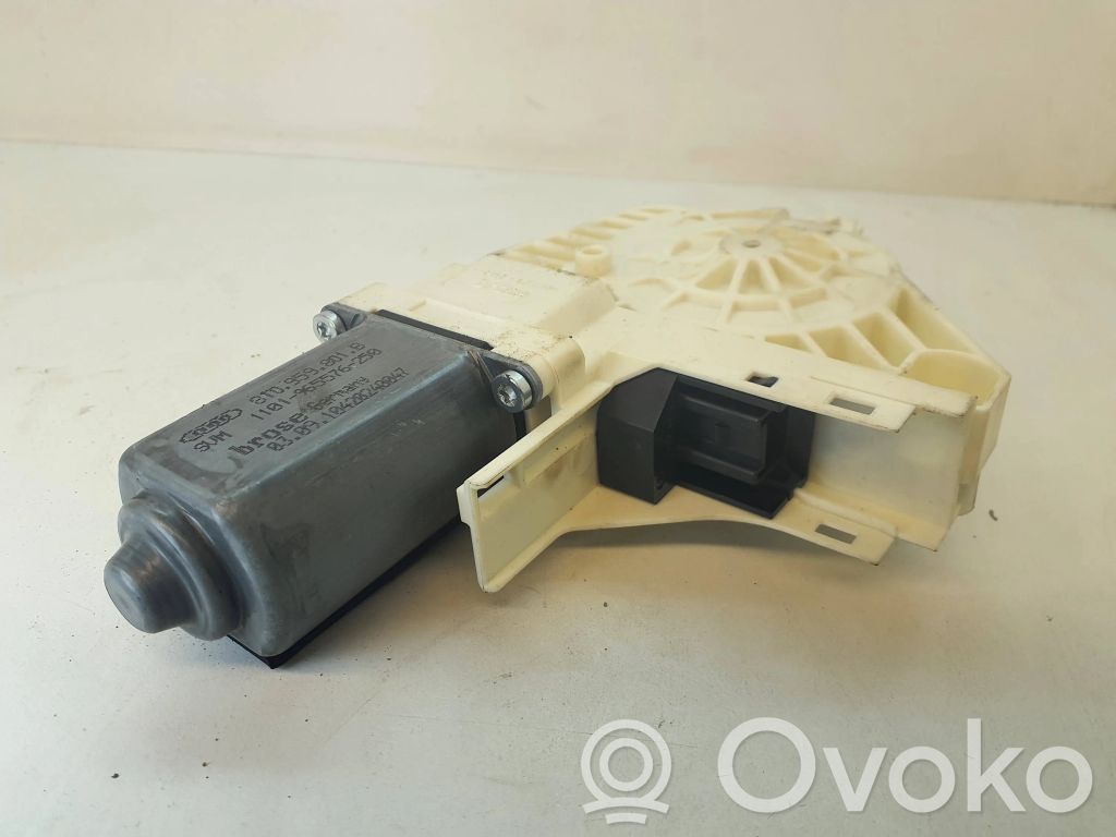 Silnik regulatora szyby drzwi przednich   8T0959801B,10420240047,1101965576250,8K0959801A