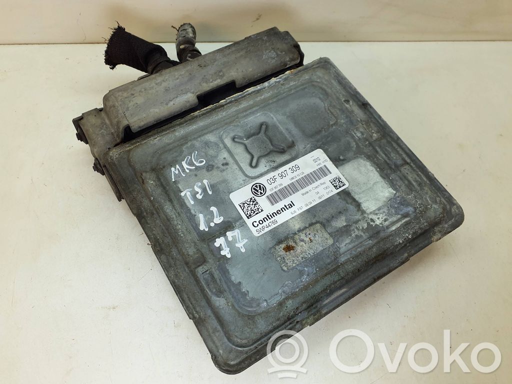 Volkswagen Golf VI Engine control unit/module 