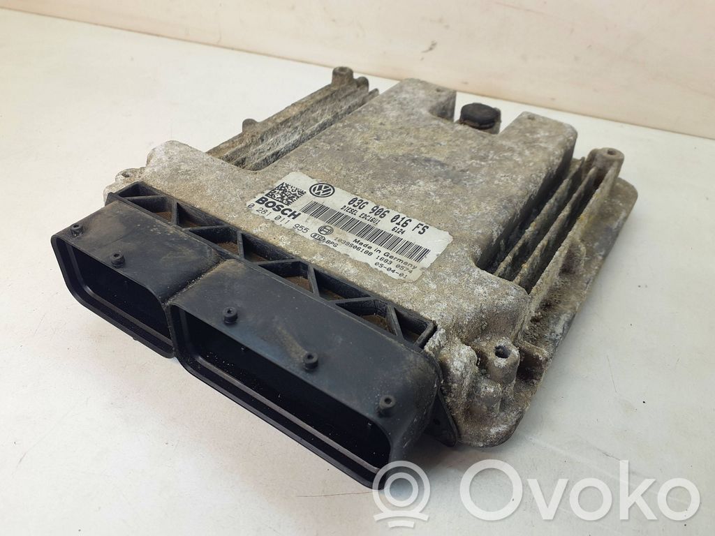 Volkswagen Golf V Engine control unit/module 