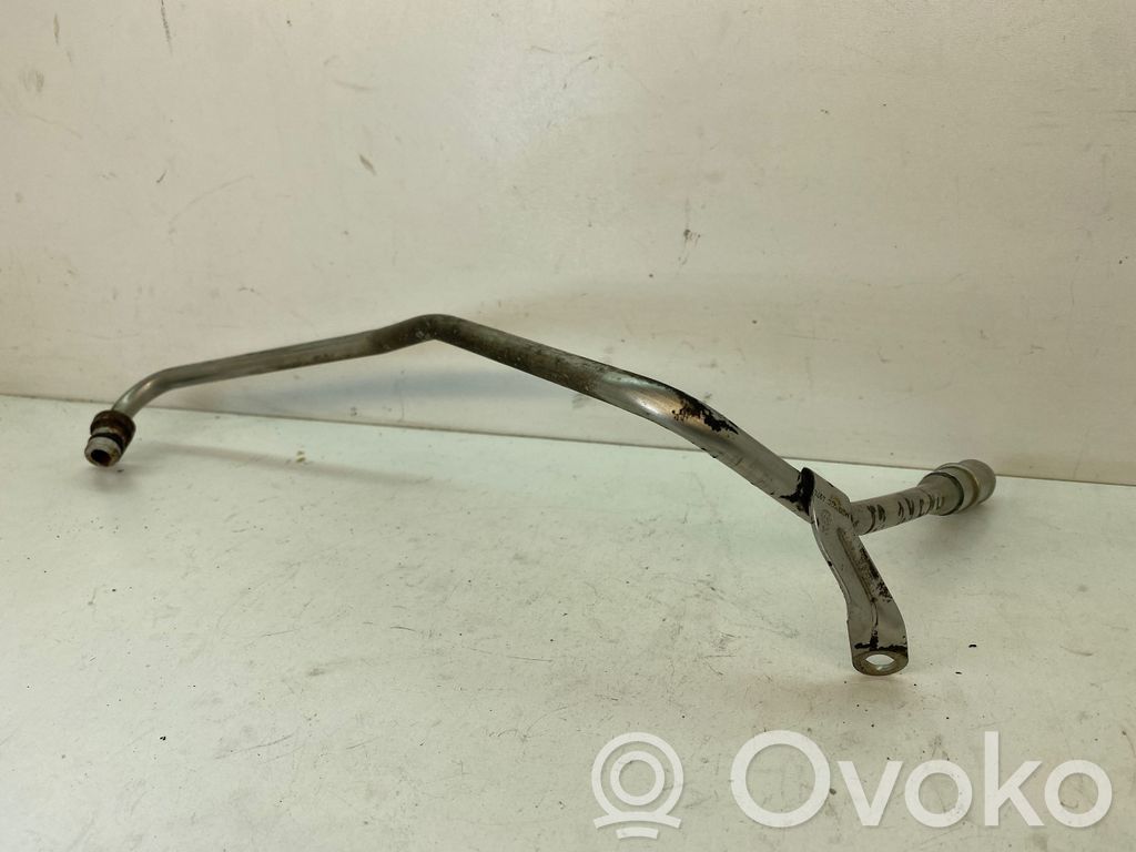 Volkswagen Touran I Engine coolant pipe/hose 