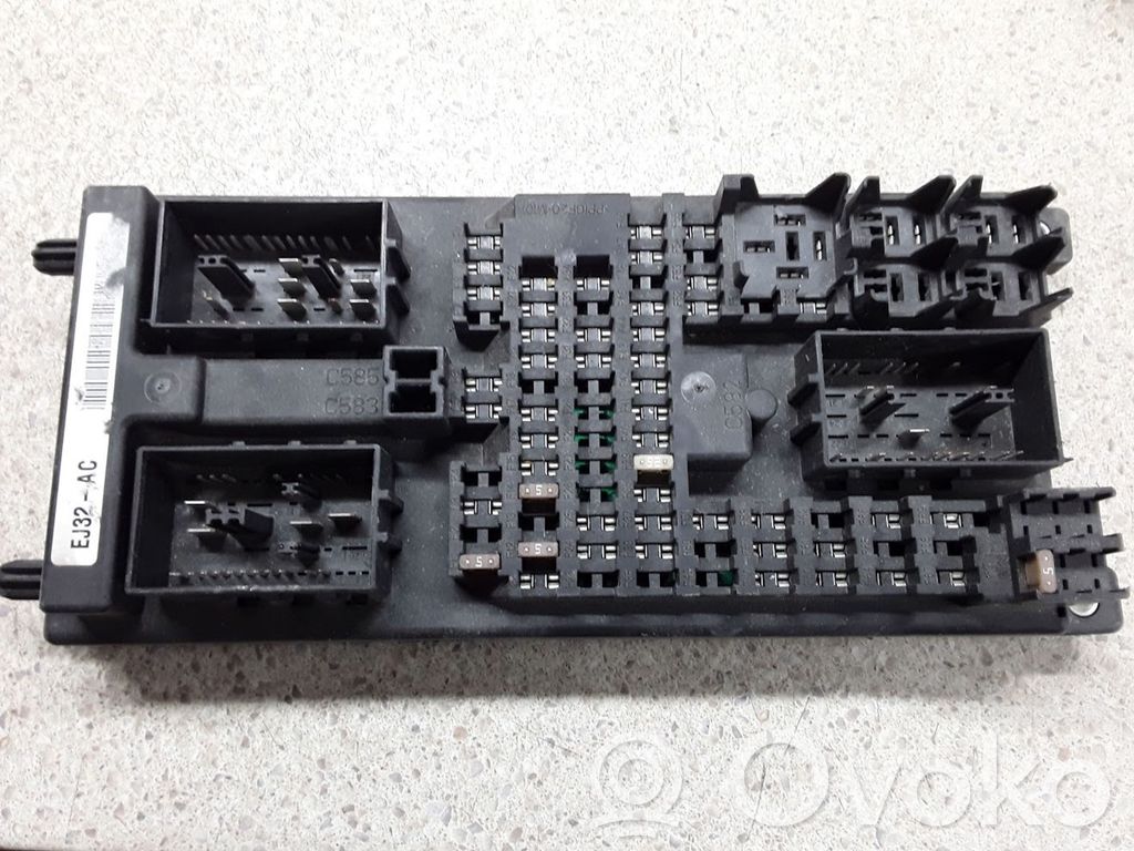 Módulo de fusible   EJ3214F041AC