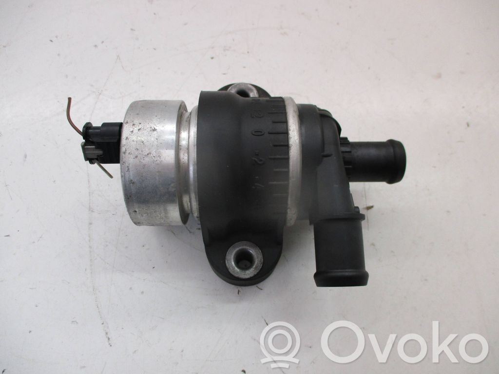Audi A4 S4 B9 8W Pompa cyrkulacji / obiegu wody 