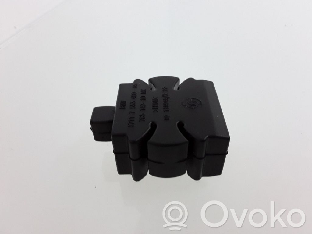 BMW X5 F15 Radiator mount bracket 