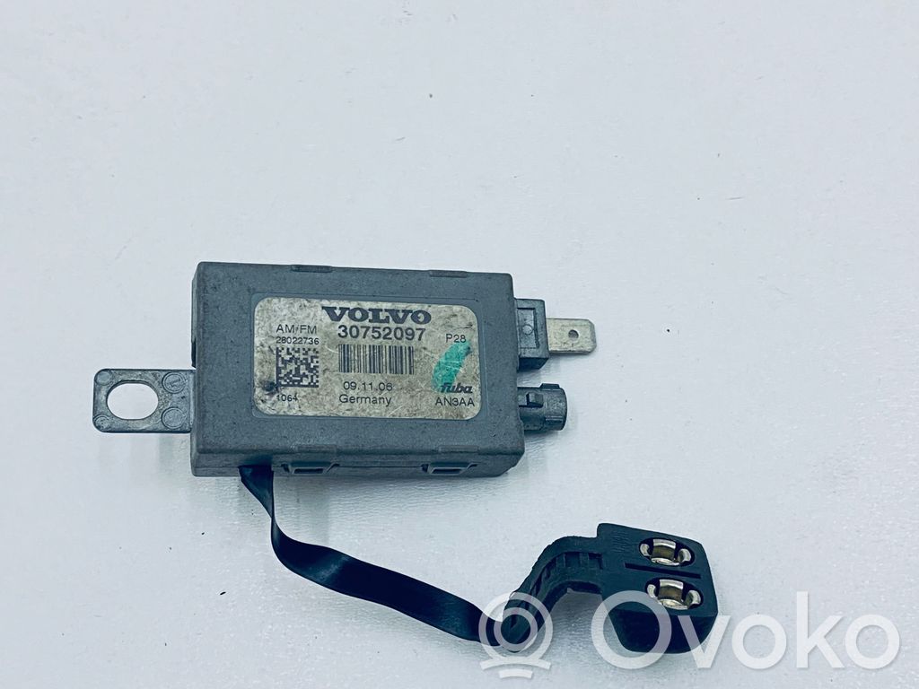 Volvo XC90 Antenos stiprintuvas 