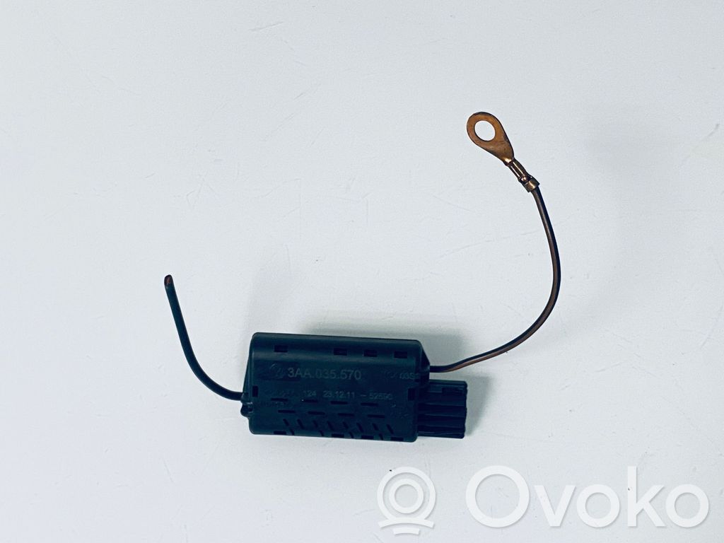 Volkswagen PASSAT B7 USA Wzmacniacz anteny 