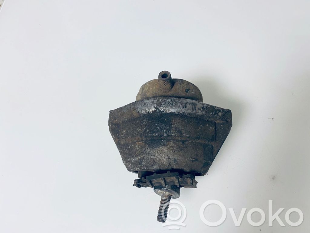 BMW 5 E60 E61 Engine mount bracket 