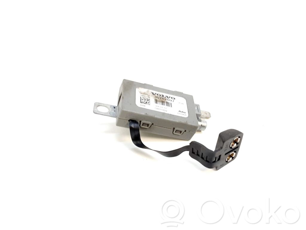 Volvo XC90 Antenos stiprintuvas 