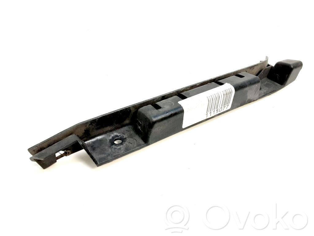 BMW 7 E65 E66 Priekinis laikiklis bamperio 