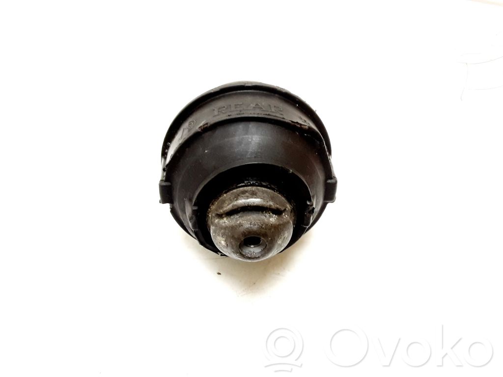 Volvo V70 Engine mount bracket 