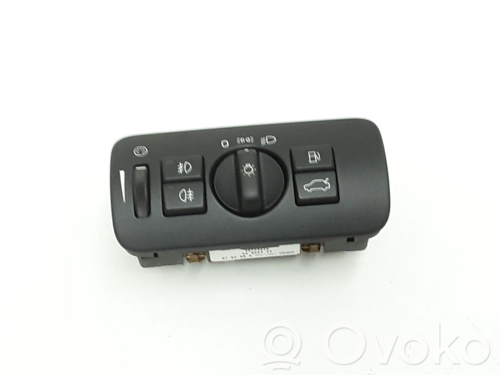 Light switch   30739414
