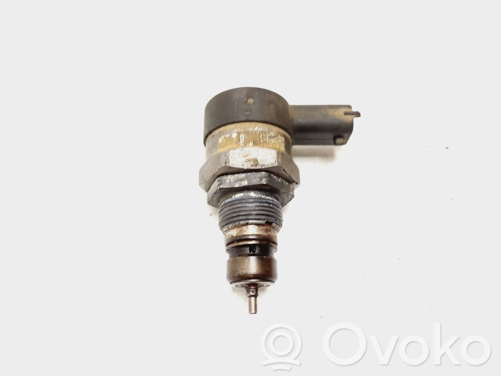 Volvo XC90 Fuel pressure regulator 