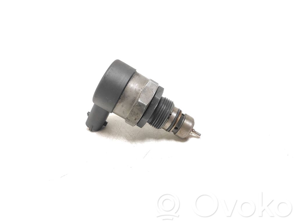 Volvo S60 Fuel pressure regulator 