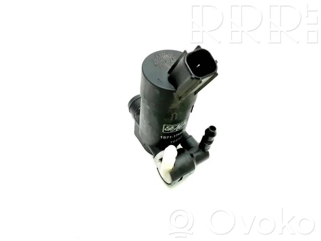 Volvo XC90 Windscreen/windshield washer pump 