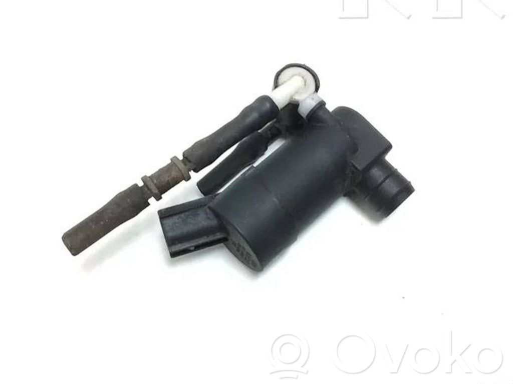 Volvo XC90 Windscreen/windshield washer pump 