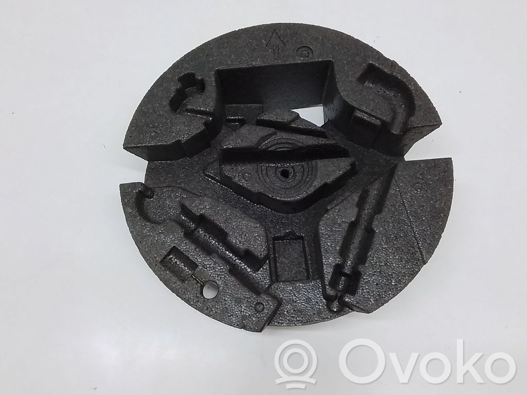 Volvo V70 Spare wheel section trim 