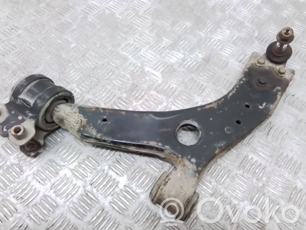 Volvo C30 Front lower control arm/wishbone 
