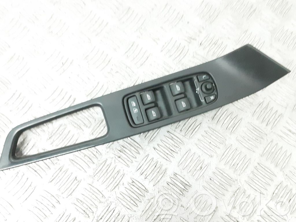 Volvo XC60 Electric window control switch 