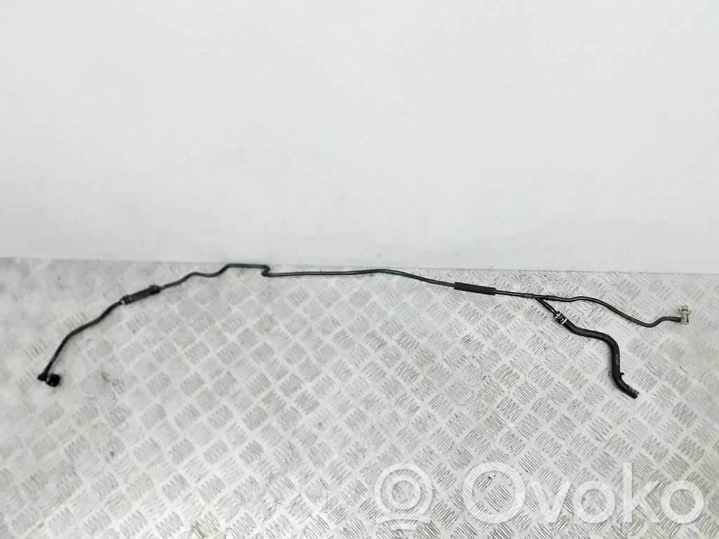 Audi A8 S8 D4 4H Kühlleitung / Kühlschlauch 