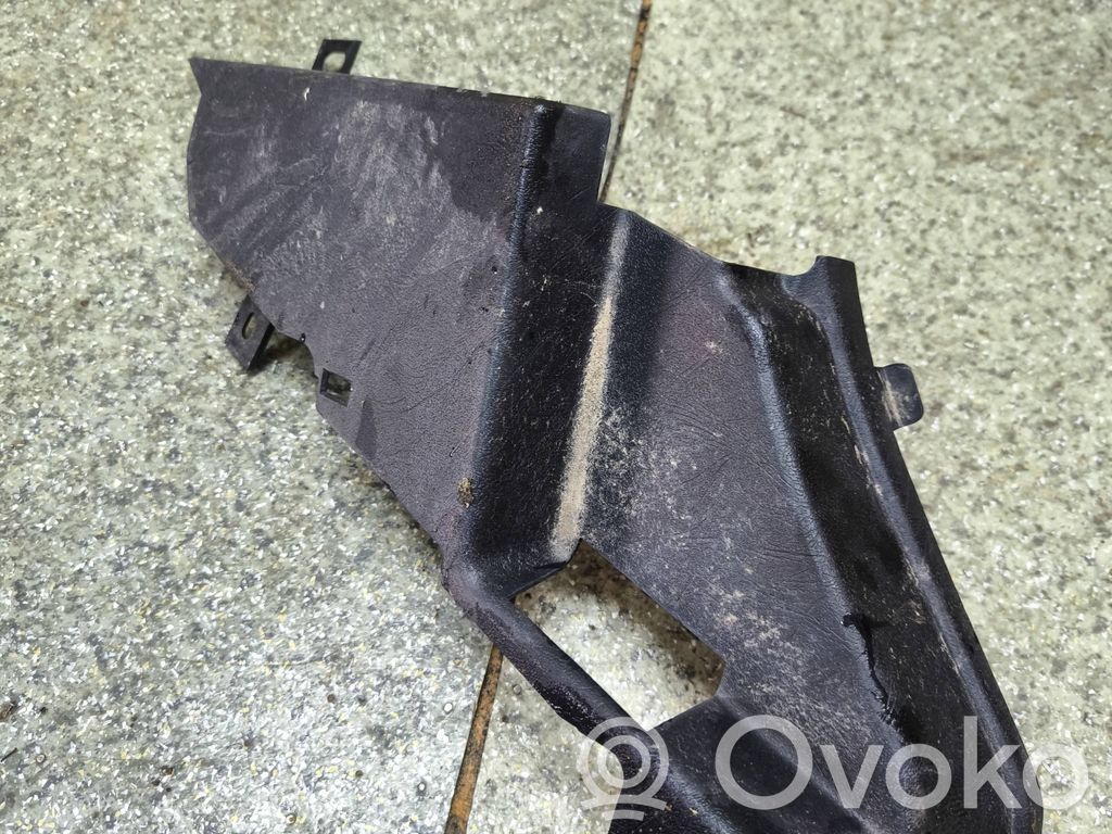 BMW 3 E30 Rivestimento laterale della consolle centrale anteriore 