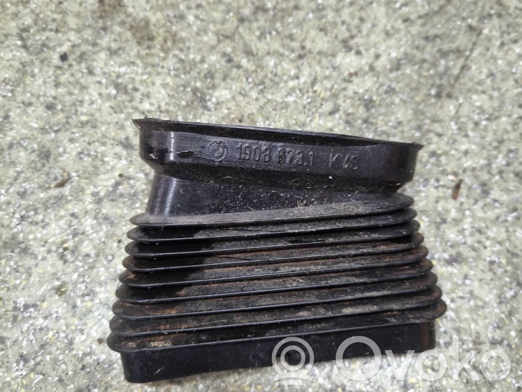 BMW 5 E34 Ilmanoton kanavan osa 
