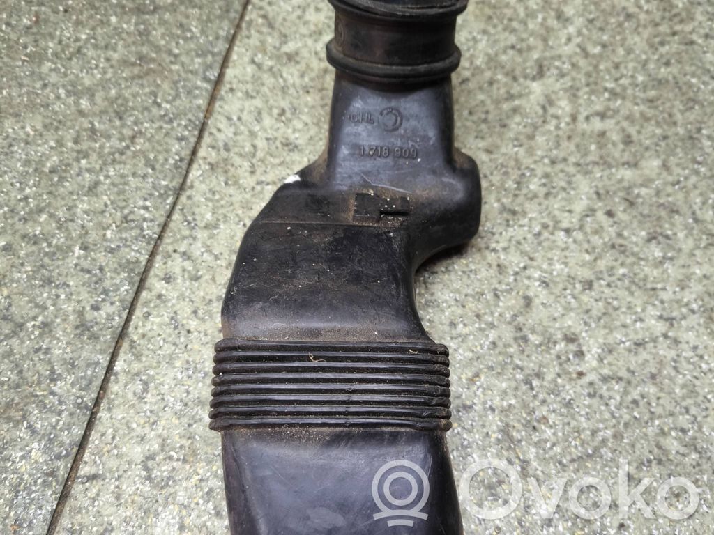 BMW 5 E34 Parte del condotto di aspirazione dell'aria 