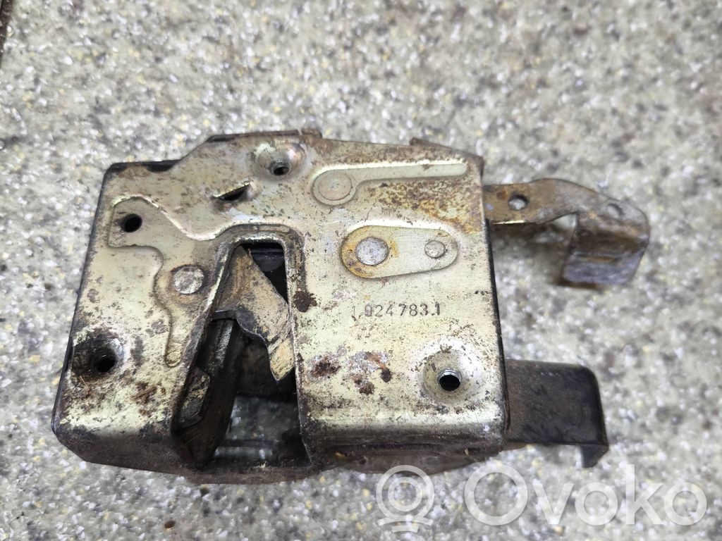 BMW 3 E30 Zamek drzwi przednich 