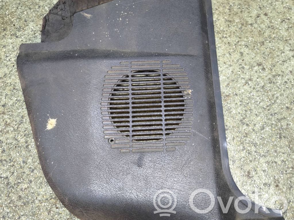 BMW 3 E30 Maskownica głośnika bocznego deski rozdzielczej 