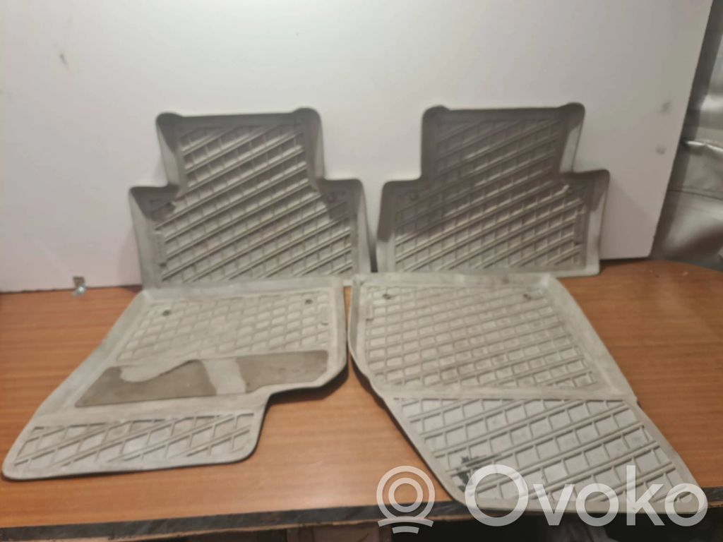Car floor mat set