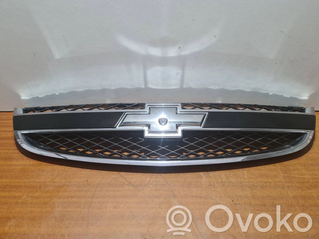 Chevrolet Epica Front bumper upper radiator grill 