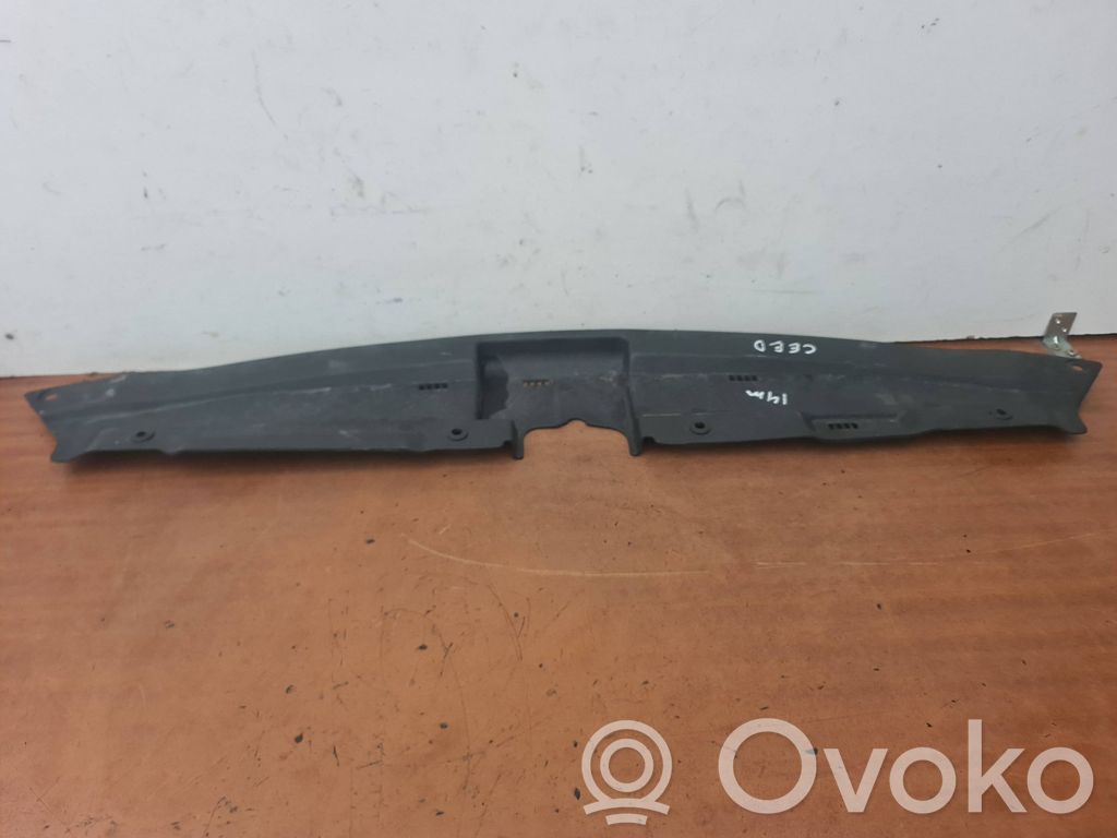 KIA Ceed Radiatorių apdaila 