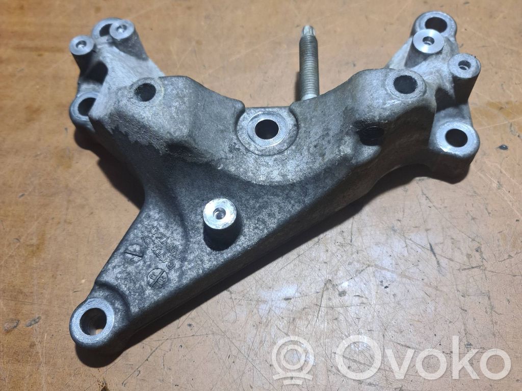 Ford Transit Engine mounting bracket 