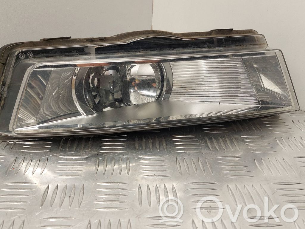 Skoda Rapid (NH) Luz de niebla delantera 
