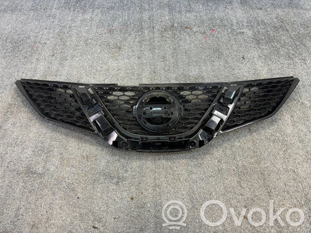 Nissan Qashqai Front grill 