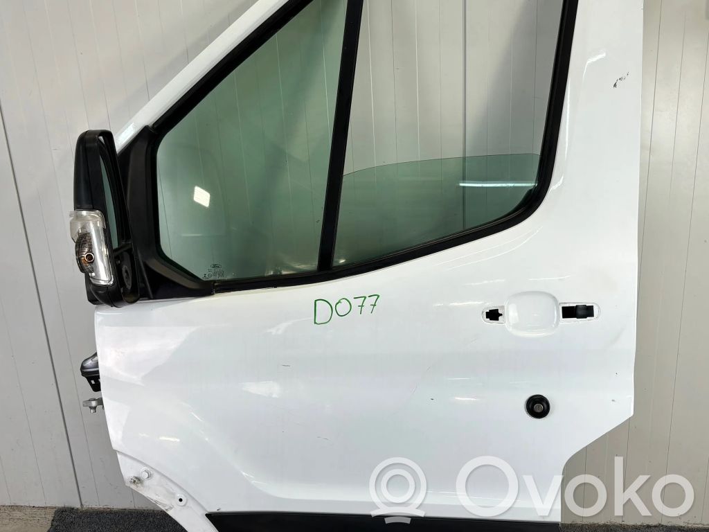 Durvis   D077
