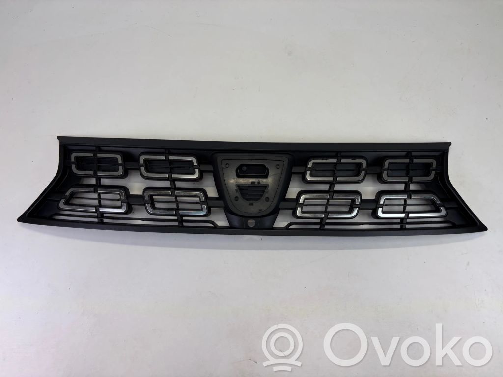 Dacia Duster II Передняя решётка 