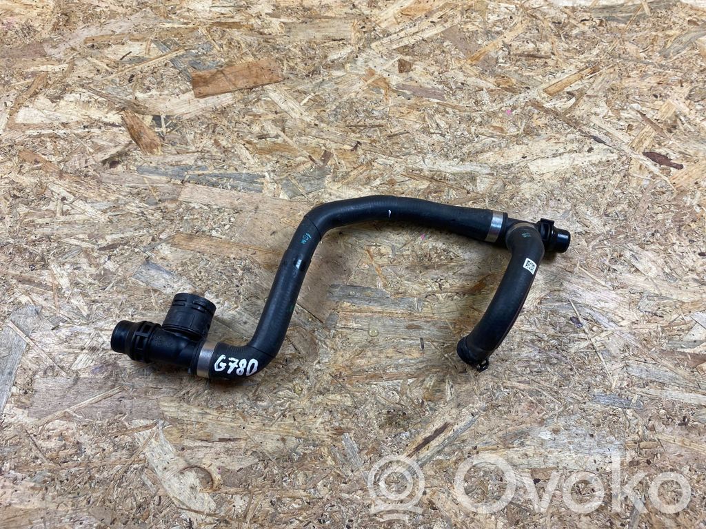 Engine coolant pipe/hose   8475689