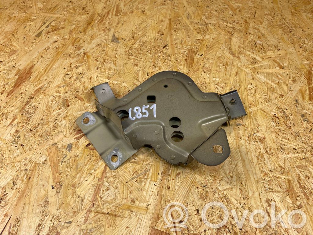 Audi e-tron Fender mounting bracket 