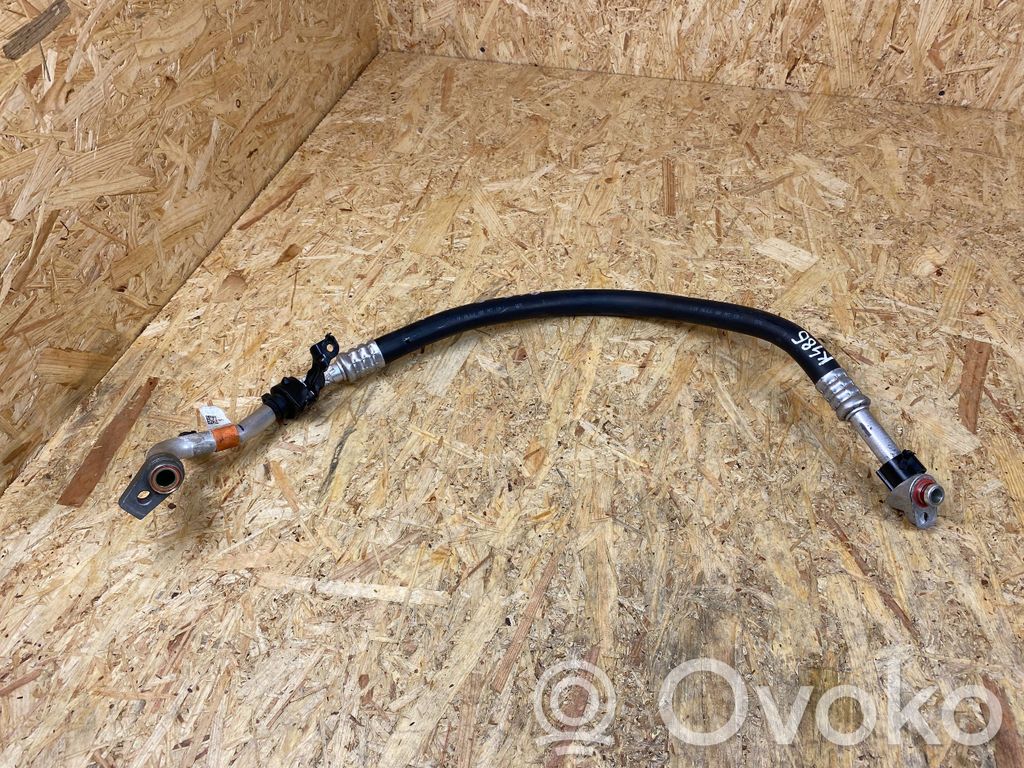 Ford Focus Ilmastointilaitteen putki (A/C) 