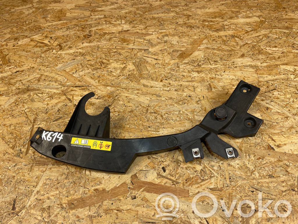 Opel Vivaro Headlight/headlamp mounting bracket 
