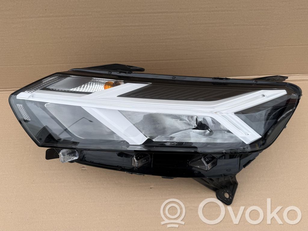 Dacia Sandero III Lampa przednia 