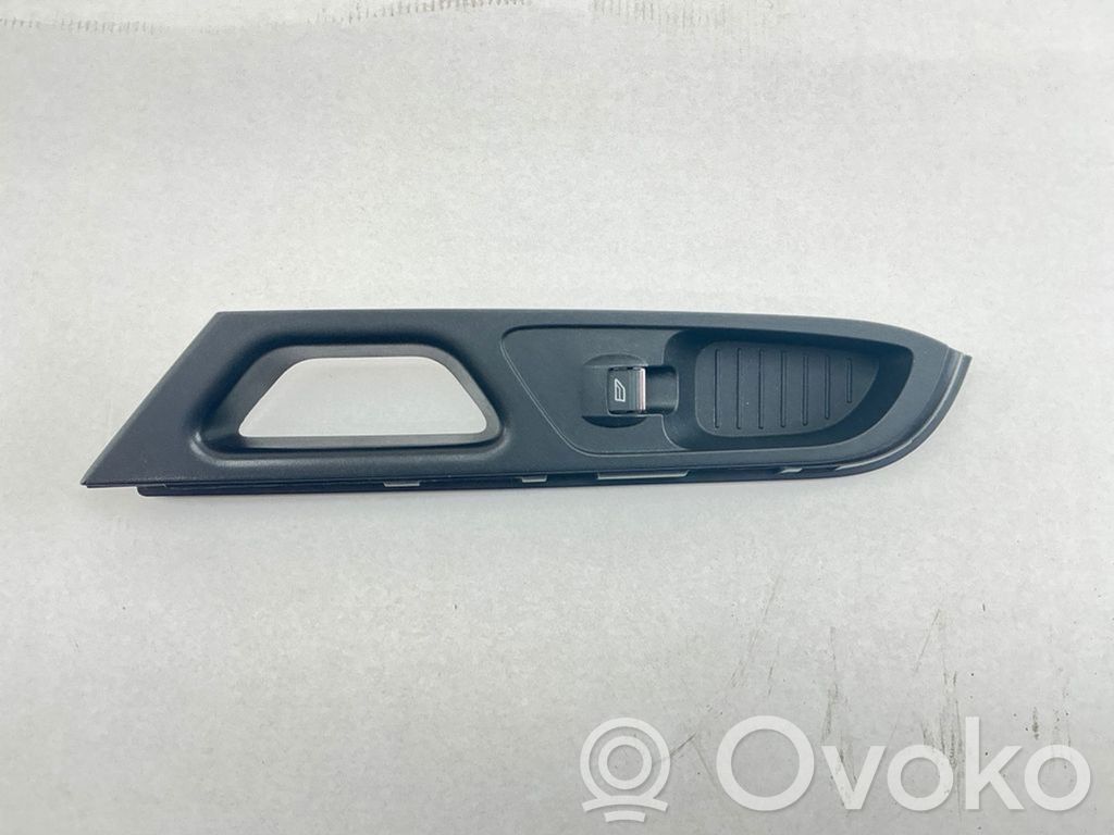 Obudowa klamki wewnętrznej drzwi przednich   AV11R249A41BCW,GJ4PA,3700014