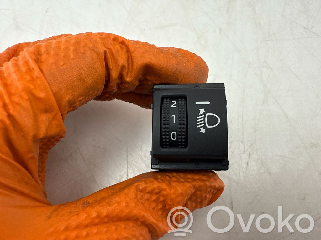 Toyota Yaris Cross Headlight level height control switch 