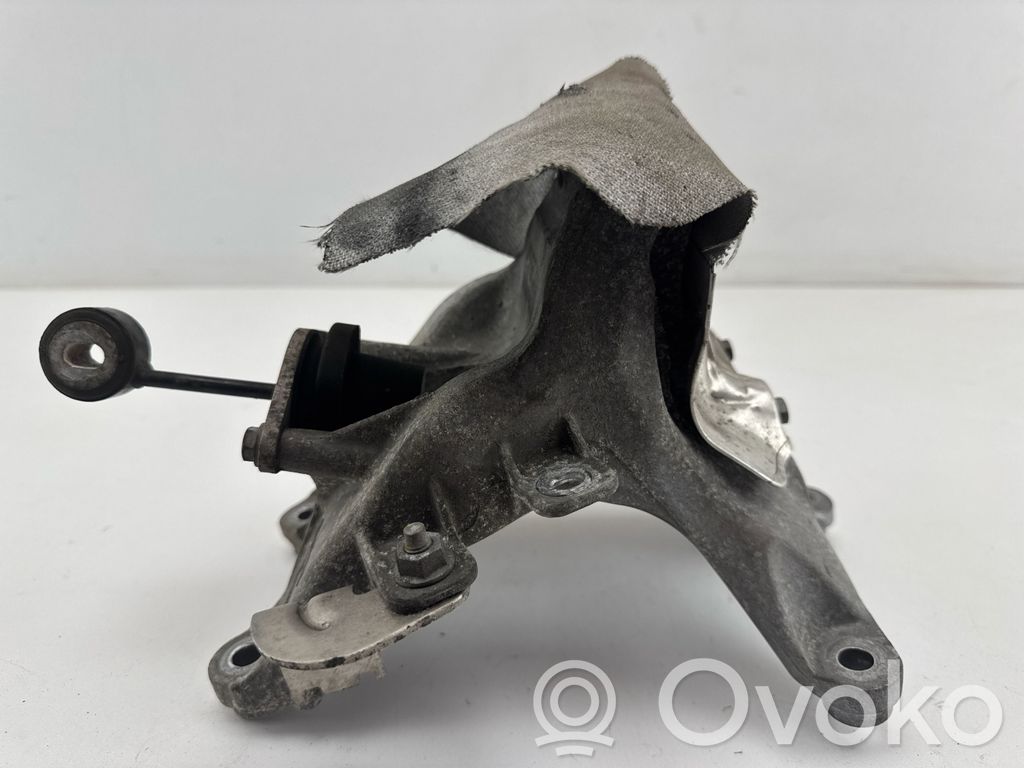 Audi A4 S4 B9 Engine mounting bracket 