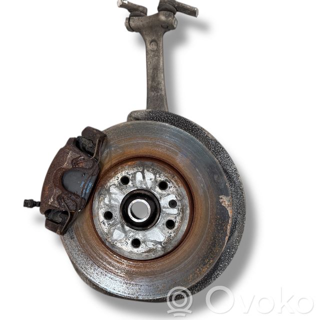 Audi A4 S4 B9 Priekinė stebulė 