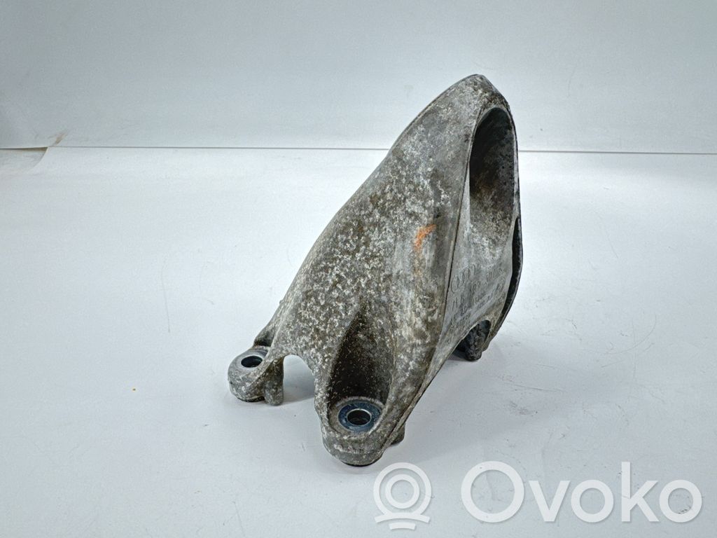 Volkswagen Touareg II Engine mounting bracket 