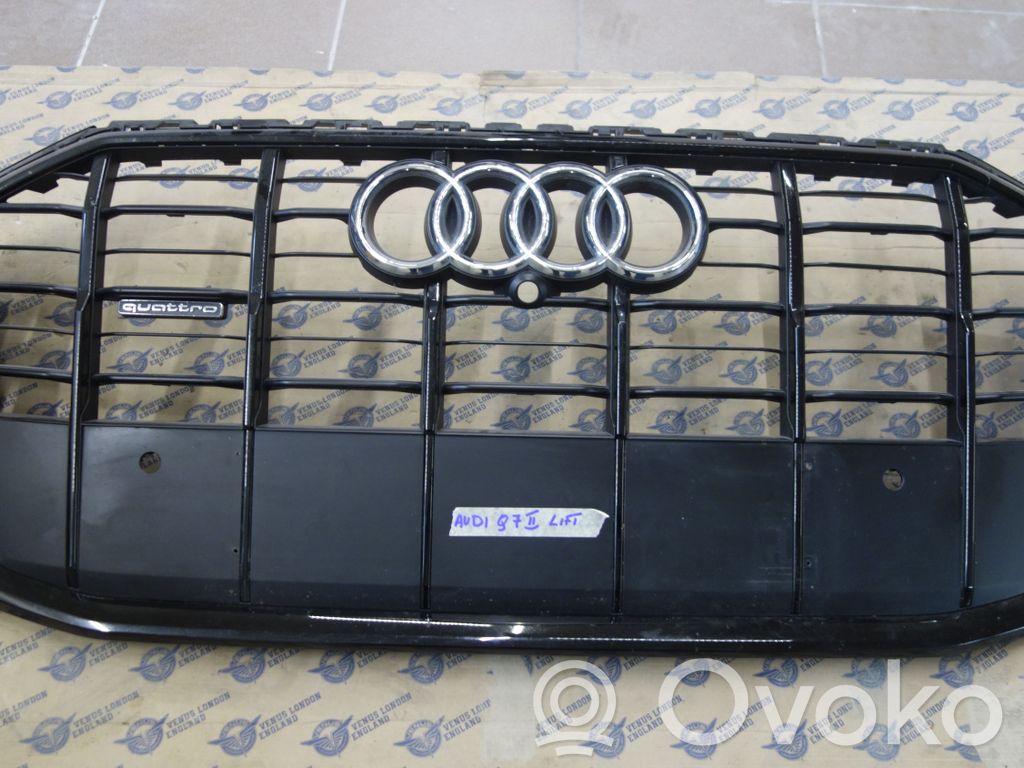 Audi Q7 4M Maskownica / Grill / Atrapa górna chłodnicy 