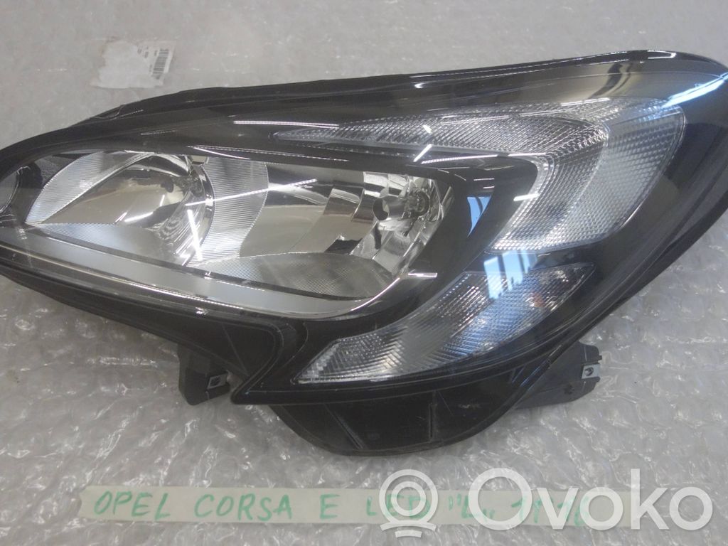 Opel Corsa E Priekinis žibintas 