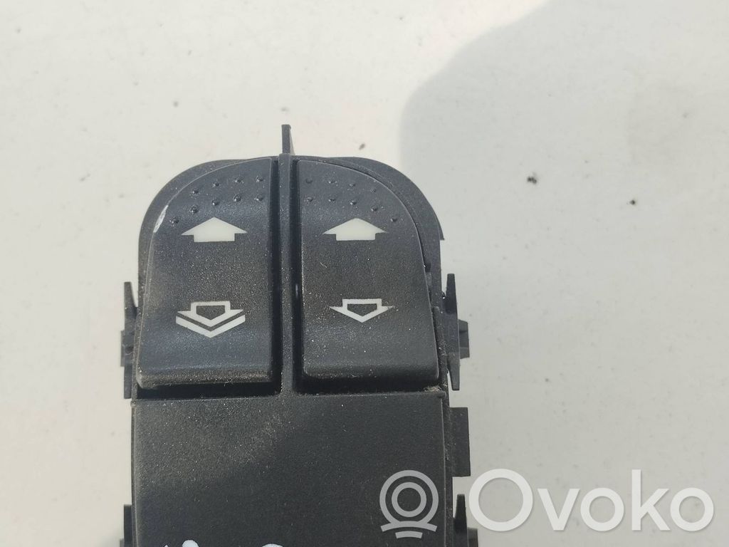 Ford Focus Electric window control switch 